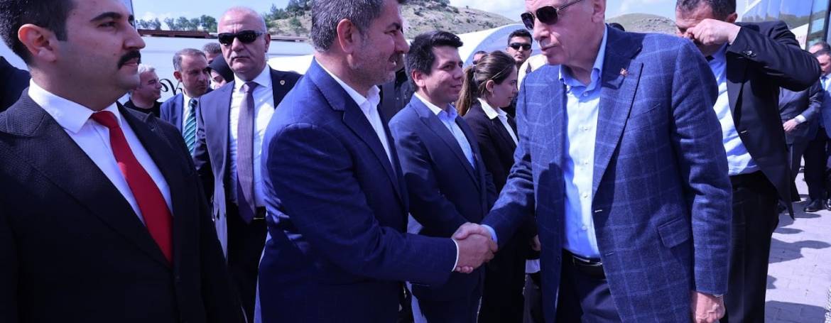 TÜİB Başkanı olarak depremin ilk gününden beri sahada koordinasyonu sağlamak.