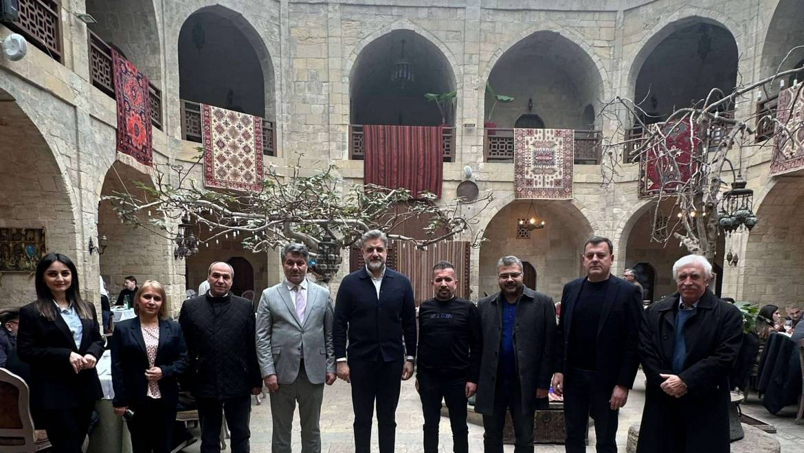 Türkiye Milletvekilleri, Türkiye-Azerbaycan İş Adamları ve Sanayicileri Birliği (TÜİB) ile bir araya geldi