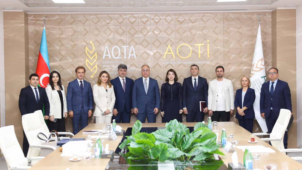 TÜİB Yönetim Kurulu, Azerbaycan Gıda Güvenliği Ajansı Başkanı ile Görüştü